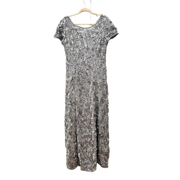 NWT Alex Evenings Sequin Floral Lace Ribbon Rosette Gown Gray Silver Size 12 - Picture 2 of 12